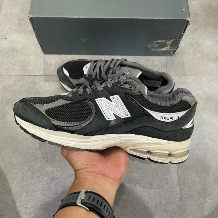 Nb 2002R Black Castlerock #W354