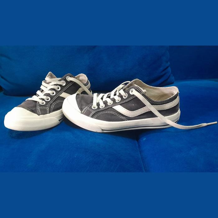 Sepatu Sneakers Kasual Ventela - Hitam Putih Pria dan Wanita (SECOND)