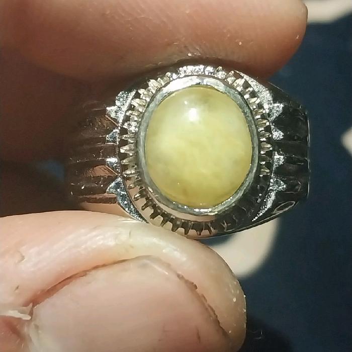 cincin  batu yakult kuning