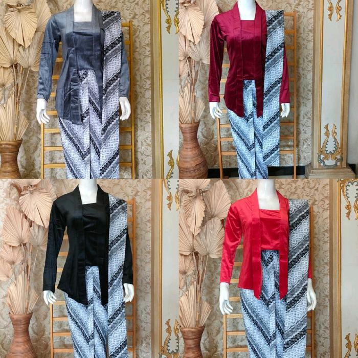 SETELAN KEBAYA KUTU BARU BLUDRU WARNA MERAH//KEBAYA+SELENDANG+JARIK WIRU PLISKET MOTIF SOGAN PUTIH