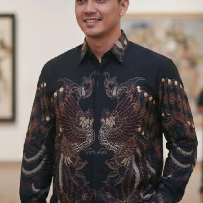 Batik R&Z Pria Motif Garuda dan Mewah untuk Acara Formal dan Santai