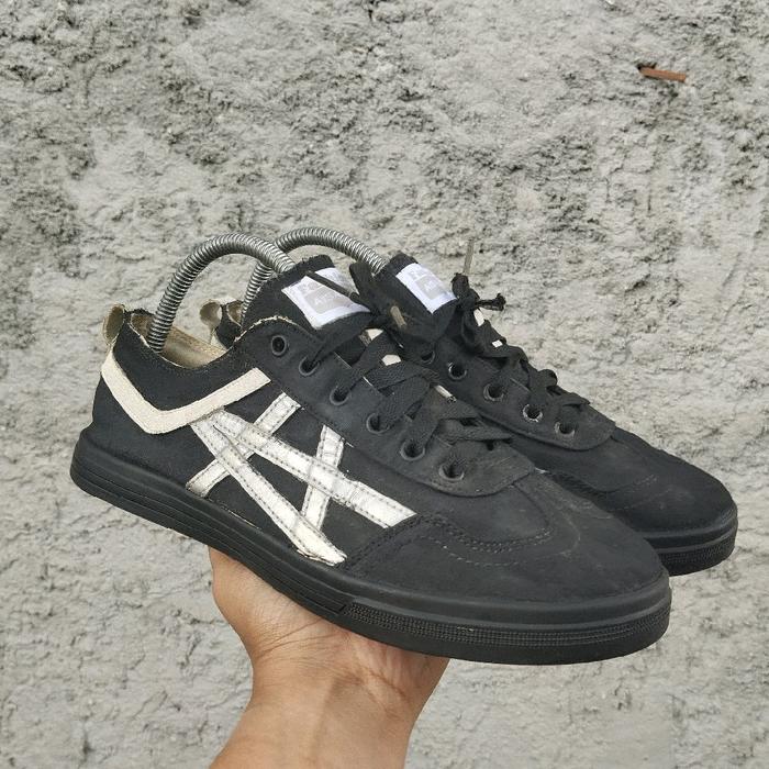 SEPATU AISASSA SECOND