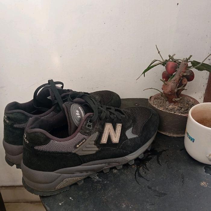 sepatu NB original 580 goretex size 49,5 koleksi pribadi