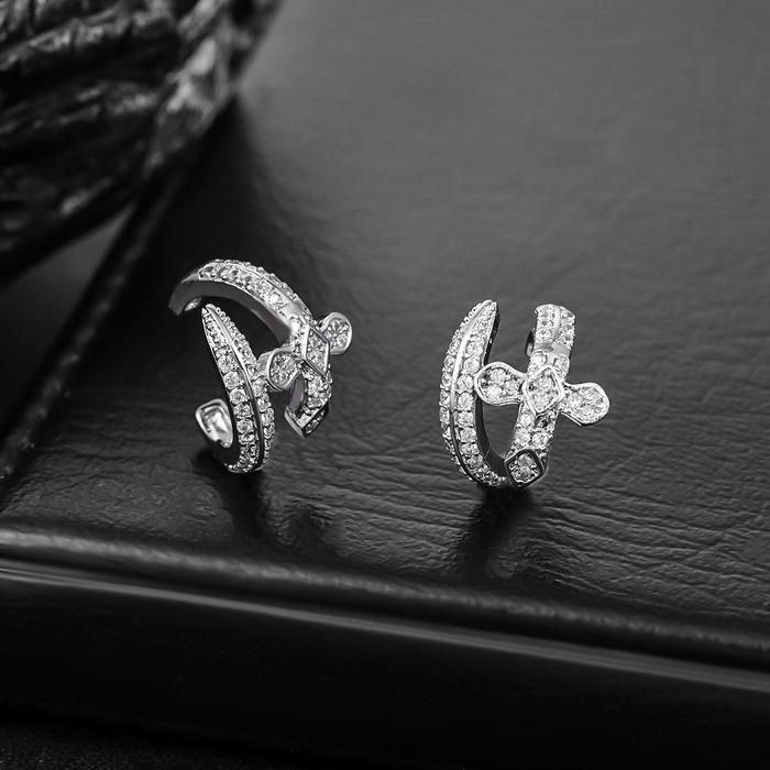 Guxi Anting Clip Desain Kepala Ular Silang Ekor Ular Zirkon Putih Mode Berkilau Pria Wanita Jewelry
