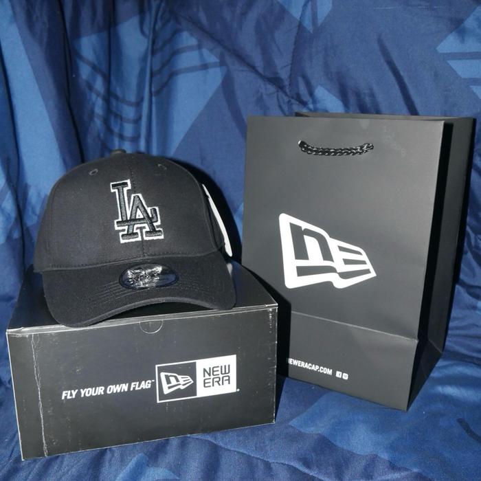 Topi Baseball MLB Cap New Era Logo LA Bordir Hitam List Putih Topi Baseball MLB Los Angels Hitam Lis