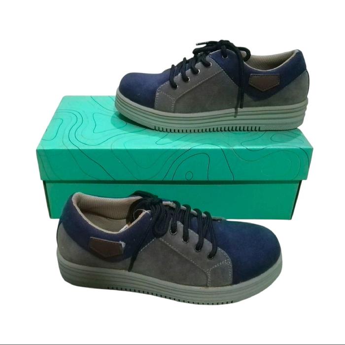 Sepatu Sneakers Fransisca Renaldy T Wilson / Sepatu Anak Laki Tanggung Casual