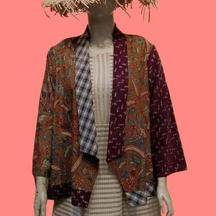 Blus bolero batik. Rp 600.000