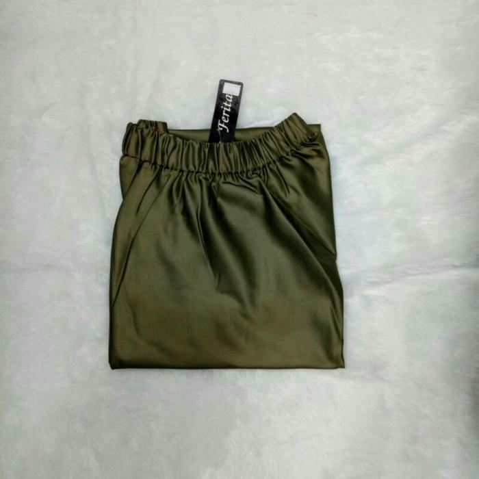 Rok Payung Bahan Satin Merk Ferita