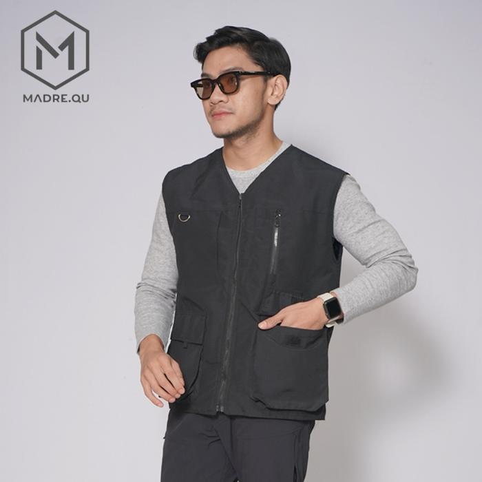 Madre.Qu Rompi Pria Keren Style Casual Bahan Ripstop Untuk Kegiatan Outdoor Warna Hijau Hitam Tactic