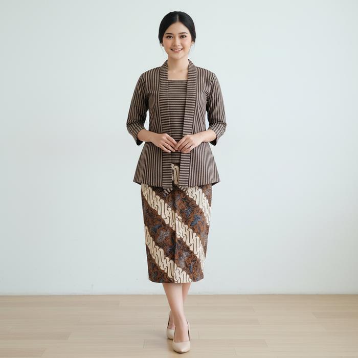Couple Kebaya Kutubaru Lurik Wanita & Kemeja Pria – Set Baju Tradisional Jumbo Premium
