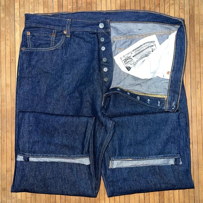 CELANA PANJANG 501 ORIGINAL BLUE INDIGO SHRINK TO FIT STRAIGHT LEG BLUE RIGID BUTTON FLY RAW DENIM J