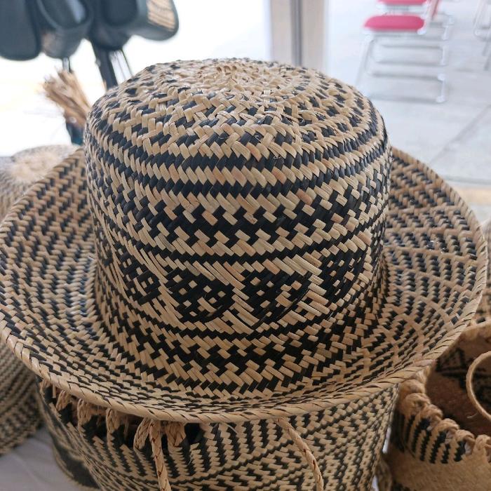 topi dayak anyaman rotan kalimantan