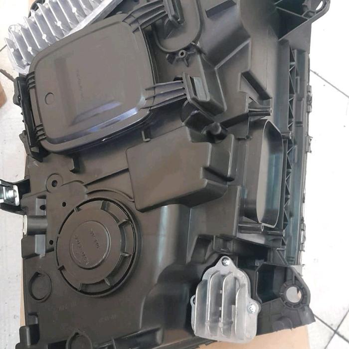 Head Assy Lamp RH Volvo FH12 FH16 22239058 / 82137660 / 84170237 OEM