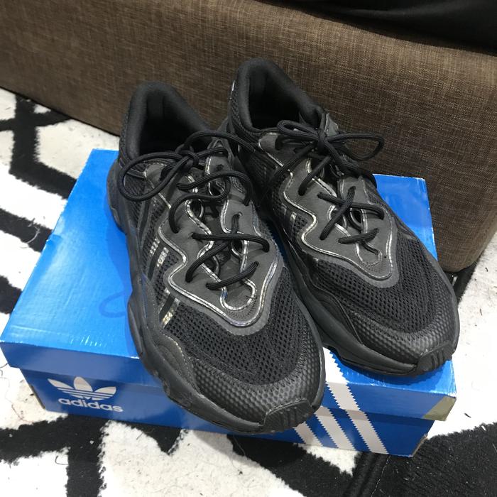 Sepatu adidas ozweego black fv9653 42 black second