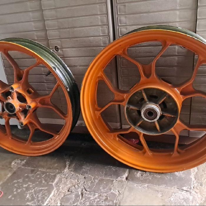 Velg r25 r 25 mt25 mt 25 yamaha pelek racing palang original ori copotan standar kelengkapan seperti