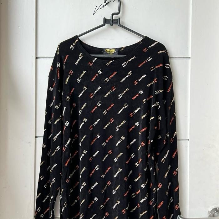 SALE!! CHANEL Black Long Sleeve T-shirt