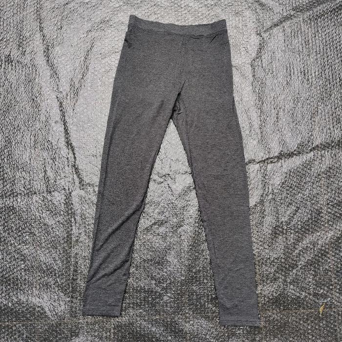 Legging Uniqlo Extra Warm grey legging Uniqlo wanita extra warm size M