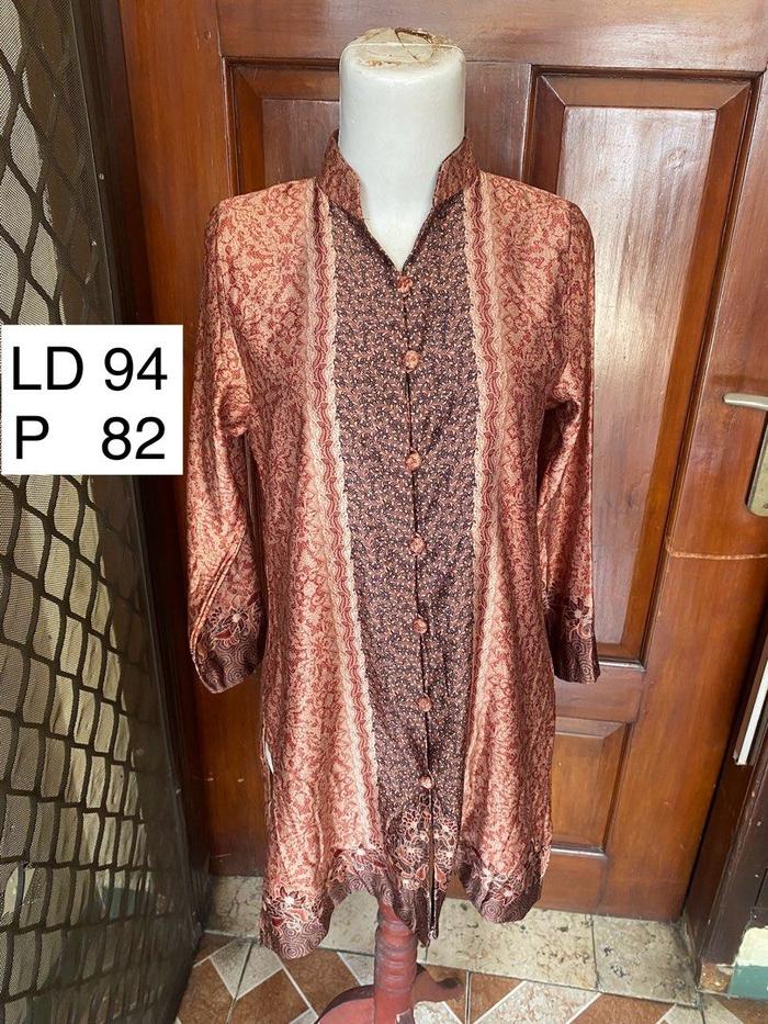 Kemeja Batik Wanita Kerah Shanghai Bahan Licin Batik Halus