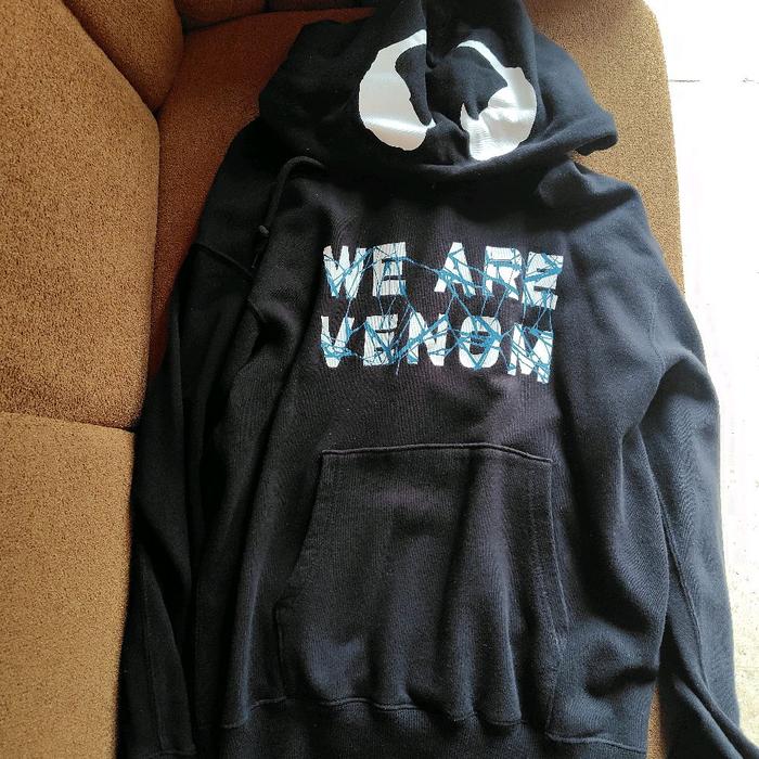 Jaket Hoodie UT Uniqlo Marvel Venom