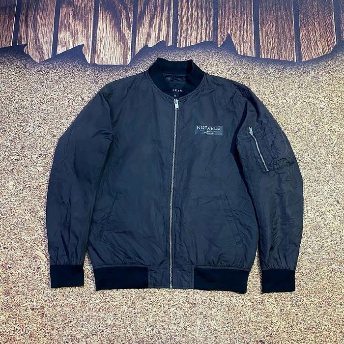 jaket bomber pria TBJ NEARBY NOTABLE jaket motoran warna hitam arang saku samping lengan casual bagu