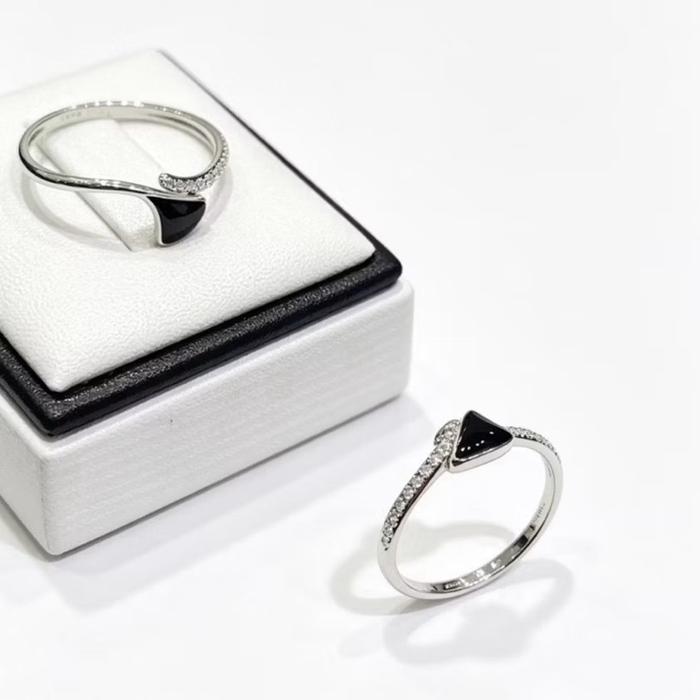 Cincin emas putih 8karat 375 UBS lamaran