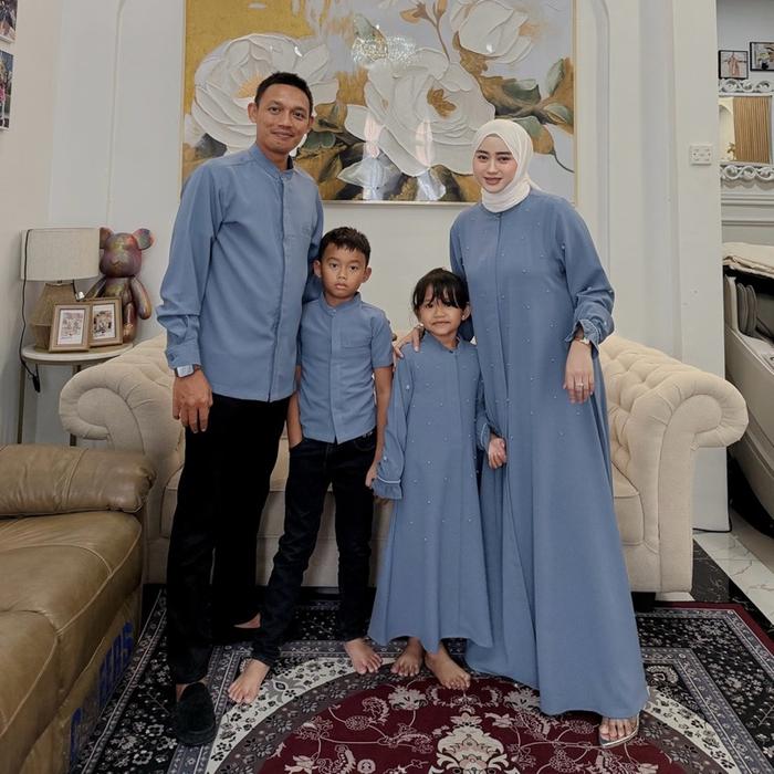 AVR Diana Biru Denim (2) Set Couple Keluarga Bahan Sabrina Busui Friendly Muslim Variasi 1 Warna