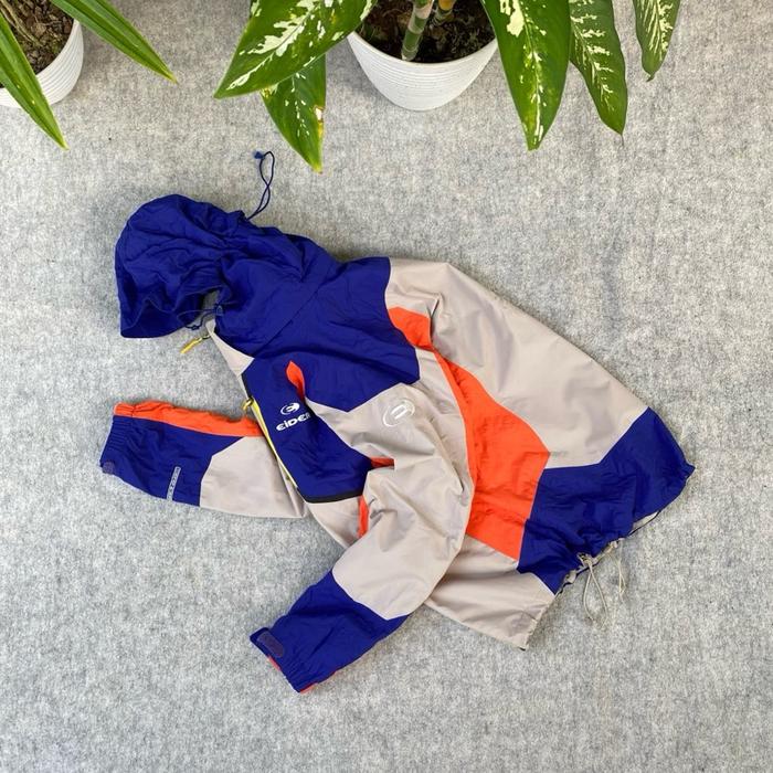 Jacket outdoor gorpcore eider super cakep banget beige