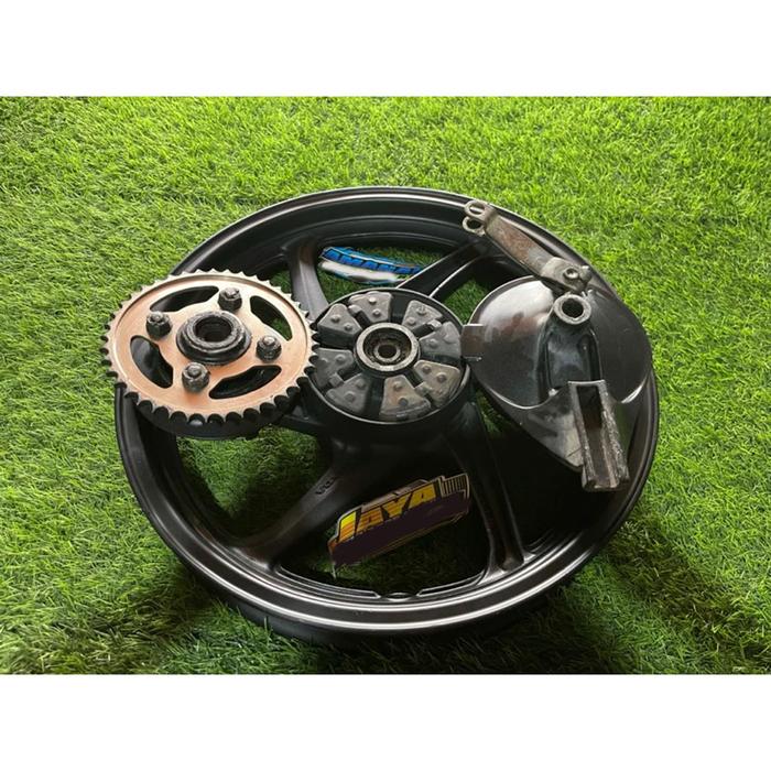 Velg Verza Racing Belakang Original Set Tutup Kampas Dan Nap gear
