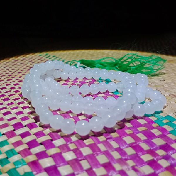 Tasbih fospor menyala ketika kena senter lampu Muslim Haji