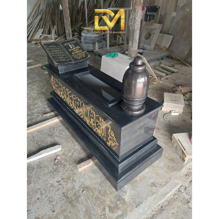 Kijing Makam Batu Granit Hitam Full Ukir Kaligrafi
