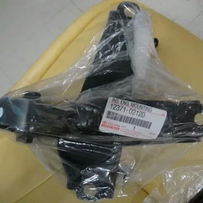 Engine mounting belakang Soluna R1