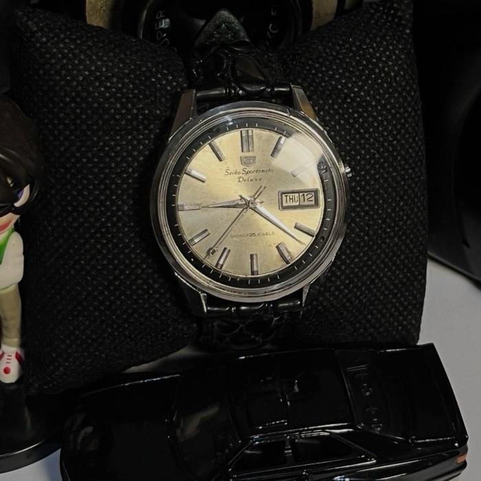 Seiko 5 Sportsmatic Deluxe 25 Jewels Jam Tangan Vintage Tahun 1960 Dengan Fitur Day Date Akurasi Lan