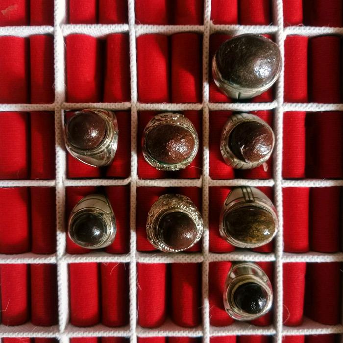 cincin munta besi aktif alam