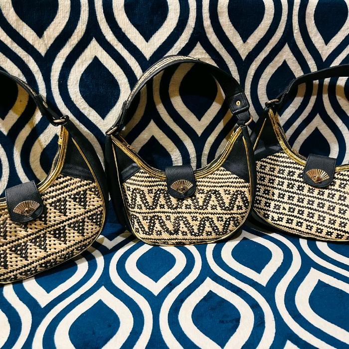 Tas Rotan modren dengan model bulan sabit