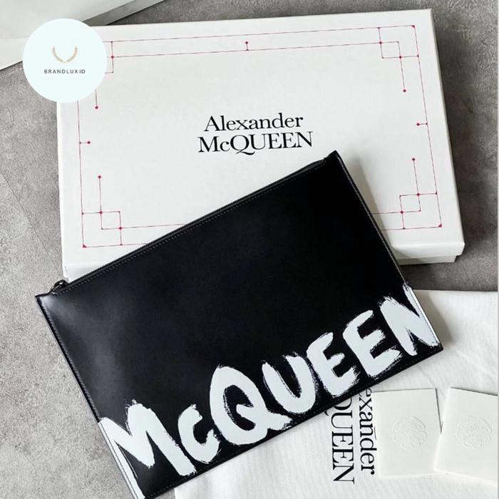 Alexander Mcqueen Logo Graffiti Clutch Black
