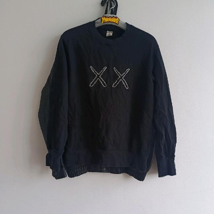 Sweater Uniqlo x Kaws Sesame street Crewneck