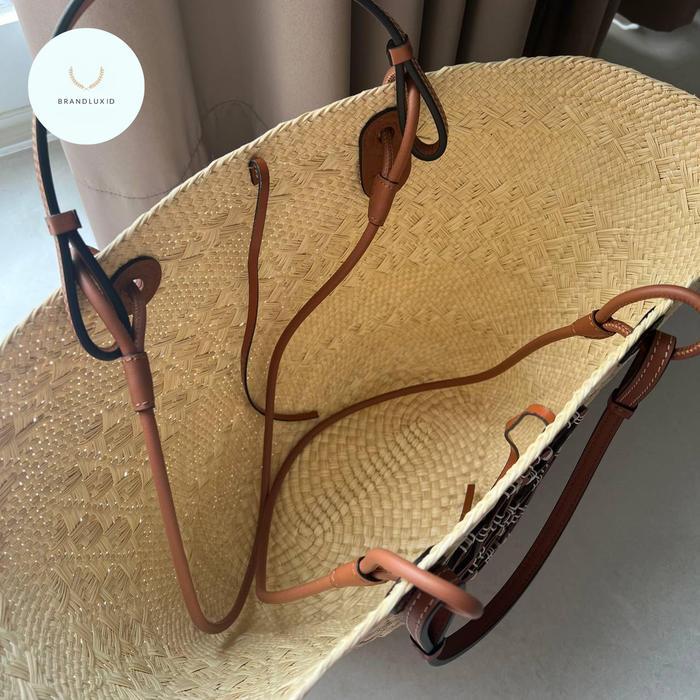 LOEWE MEDIUM ANAGRAM BASKET BAG IN NATURAL/TAN IRACA PALM