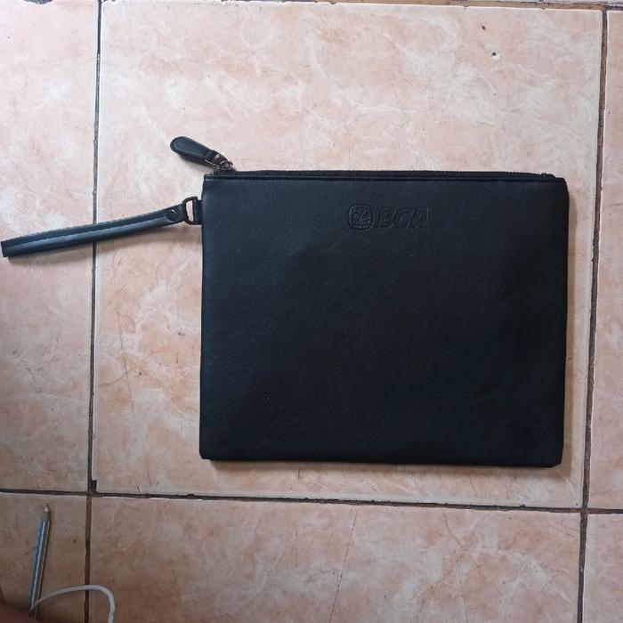 BCA Dompet Pria Hitam dengan Ritsleting - Tas Tangan Formal untuk Kantor dan Acara Formal