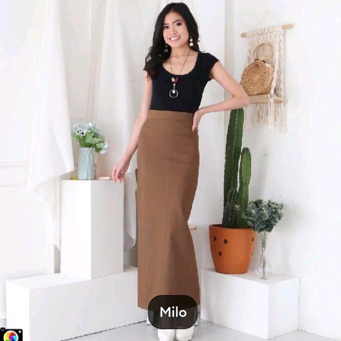 Rok Span Panjang Scuba Latex Tebal Belahan Belakang Muslim Wanita Hitam Casual Maxi Kerja