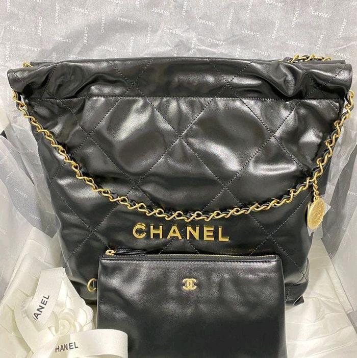 AUTHENTIC CHANEL 22 SMALL 35CM BLACK CALFSKIN PRELOVED