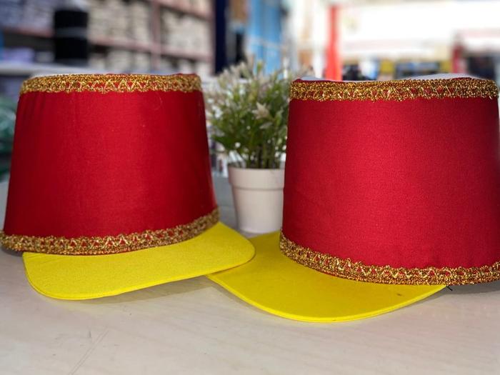 TOPI PASUKAN DRUMBAND UNTUK ANAK SD WARNA MERAH KUNING