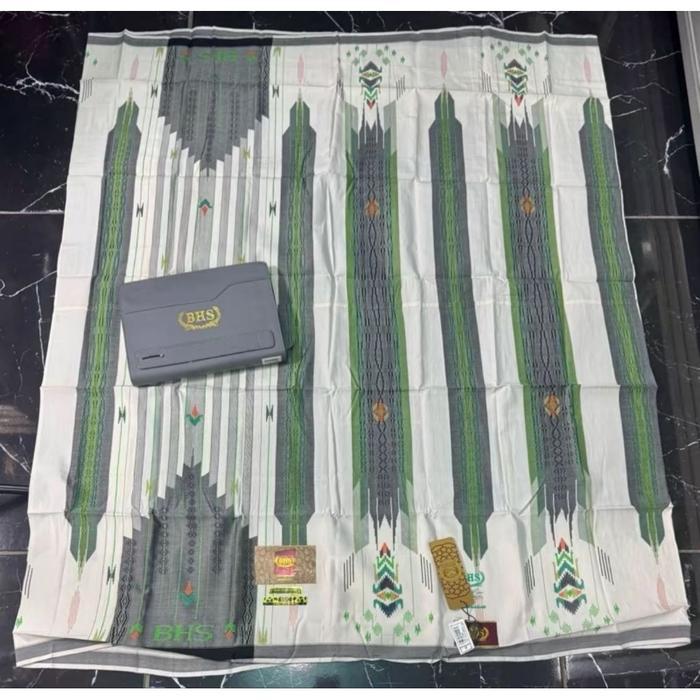Sarung Bhs Signature Sgc Gold Putih Lawas, Bahan Sutra