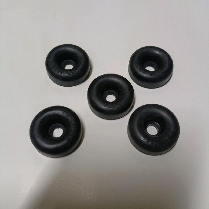 Karet Tutup Abu / Tutup Master Rem Roda Belakang Mitsubishi L300 Diesel / Bensin Harga untuk 1 pcs