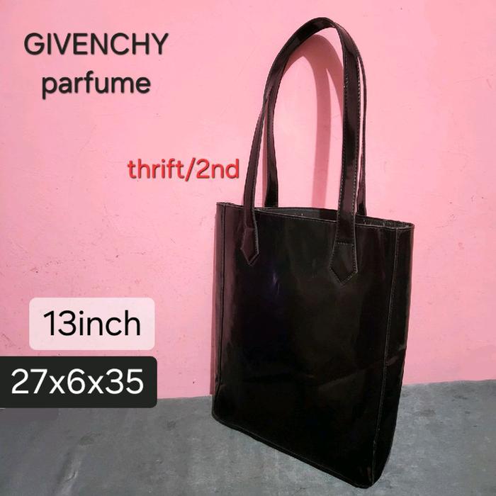 Preloved Tas Tote Shoulder dari GIVENCHY PARFUMS Shopperbag/Dokumen Folio Kulit PU Kilap Hitam Pekat