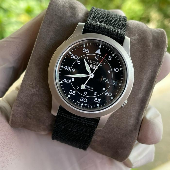 Seiko SNK809K2 Seiko 5 military black dial like new