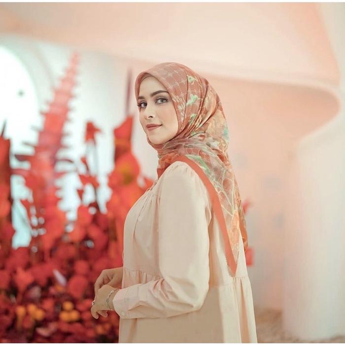 Buttonscarves Xanadu Series  - Marmalade