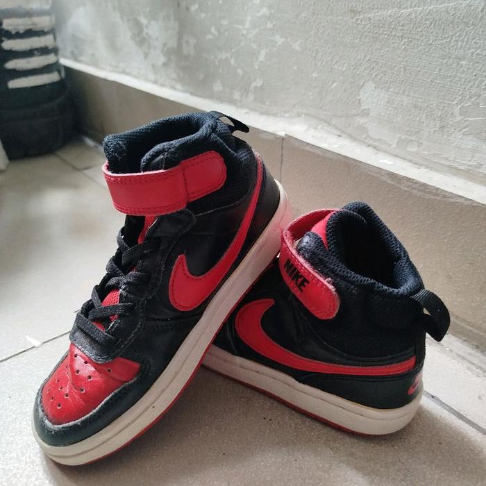 sepatu Nike COURT BOROUGH MID 2Kids – University Red/Black-white size 28 second bagus