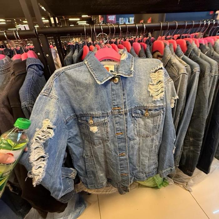 Jacket denim preloved by fingerie thriftstore Denim Jaket Jeans Pria Wanita