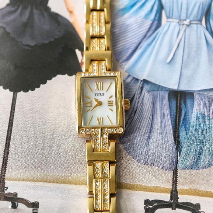 (Barunya 3jt) Jam Tangan Solvil et Titus Tank Swarovski Original Gold