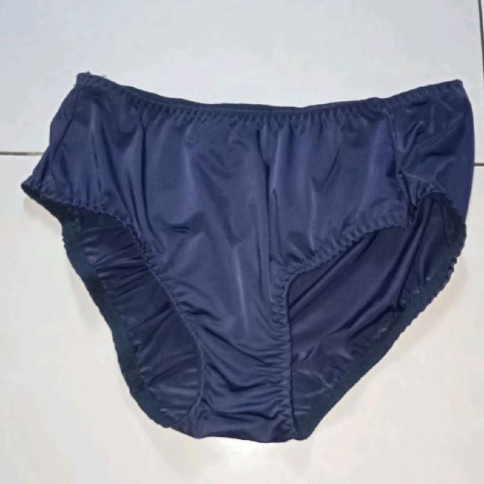 Celana Dalam Wanita Satin Halus Lembut Cocok Untuk Pria Dewasa PL Pribadi Only One Tidak Ada Opsi La